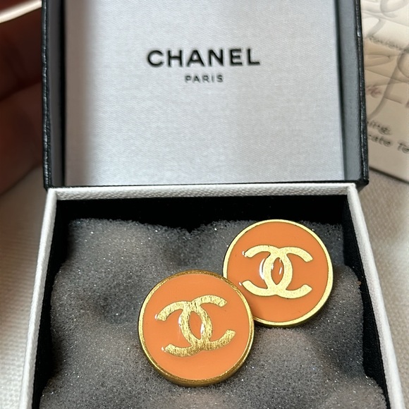 CHANEL Gold and Enamel Earrings w/ COA clip on, CHANEL Box, unbranded chain - Picture 11 of 13